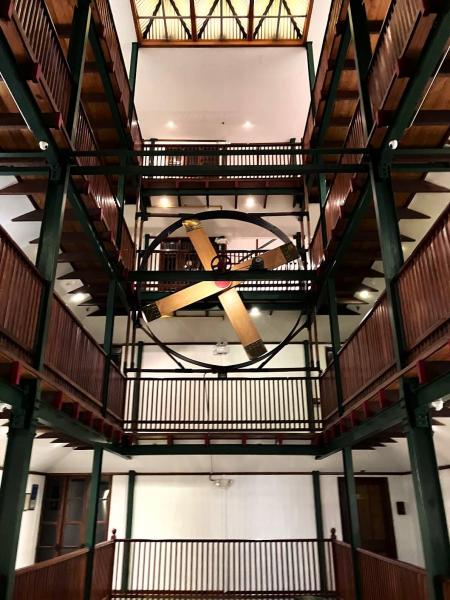 見上げても大きな機械が！