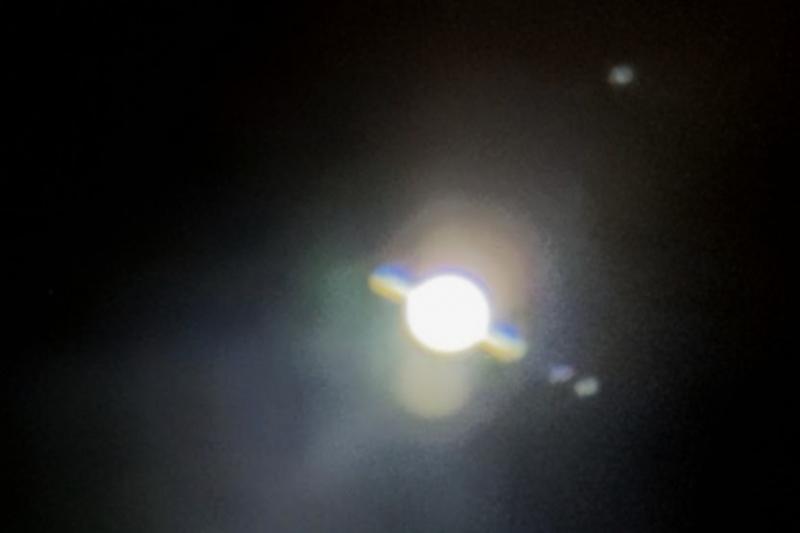 望遠鏡越しに、土星の輪を見ることができました！