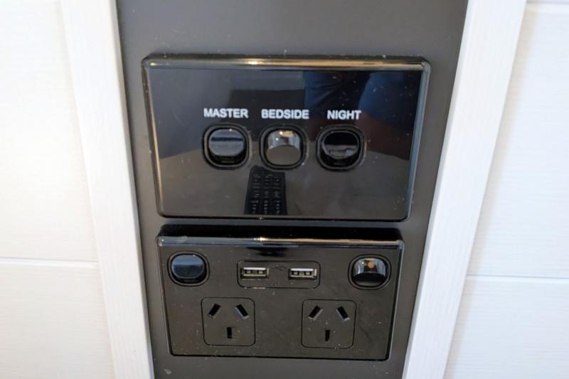 コンセントOタイプとUSBの差込口もありました