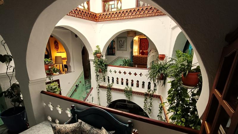 視察した「リヤド シェリファ」の中庭