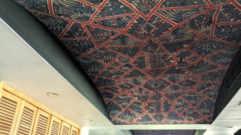 天井にも注目してみてくださいね