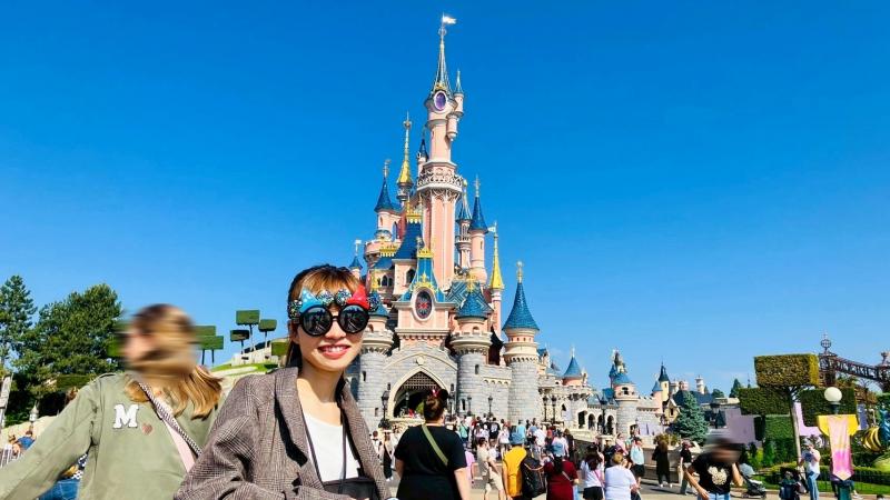 念願のディズニーランド・パリでした！ ピンクのお城が可愛かったです