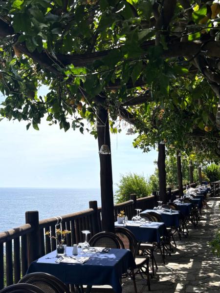 アマルフィ海岸のオシャレなレストラン（Ristorante Costa Diva）