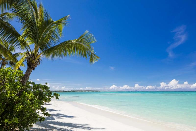 【ワン＆オンリー サンジェラン One&Only Le Saint Geran】島で初めての国際的なリゾートとしてオープン以来、世界中のハイエンドなゲストに愛され続けている老舗リゾート「ワン＆オンリー サンジェラン」。素晴らしいサンゴ礁と澄んだ海に囲まれ、広大なココナッツのトロピカルガーデンの敷地に建てられています。