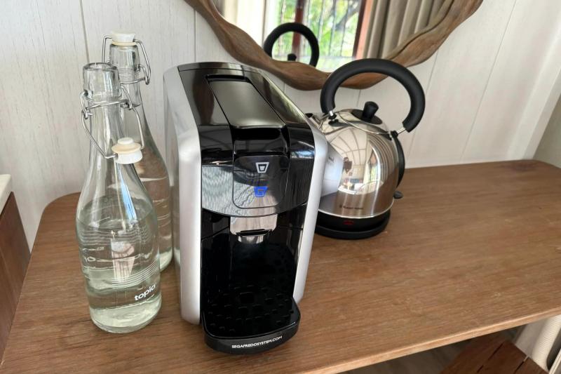 コーヒーや紅茶など、ベーシックな飲み物はお部屋に用意されています