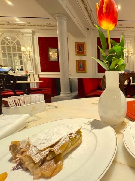 名物のアップルシュトゥーゼル