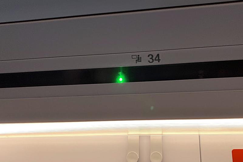 緑の表示は、まだ座席指定されていない席です。乗り放題の鉄道パスを利用する際は、この緑で表示されている席を利用しましょう