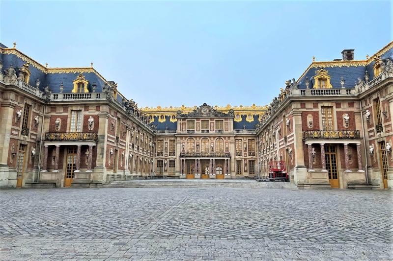豪華絢爛な装飾が目を引くヴェルサイユ宮殿