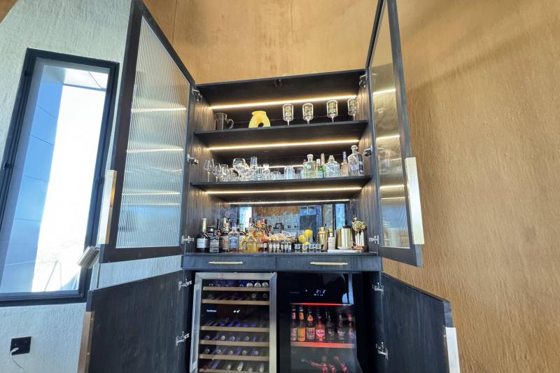ミニバーの飲み物は、なんとワインまでもオールインクルーシブの料金内です！