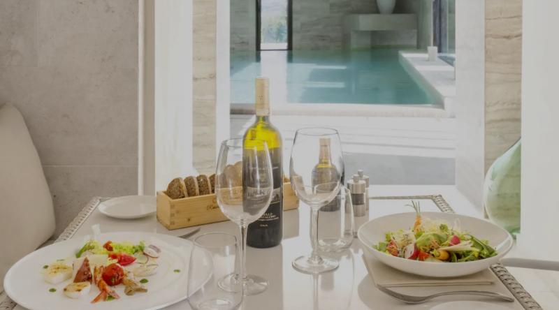 ドルチェ・ヴィータ・プールレストラン