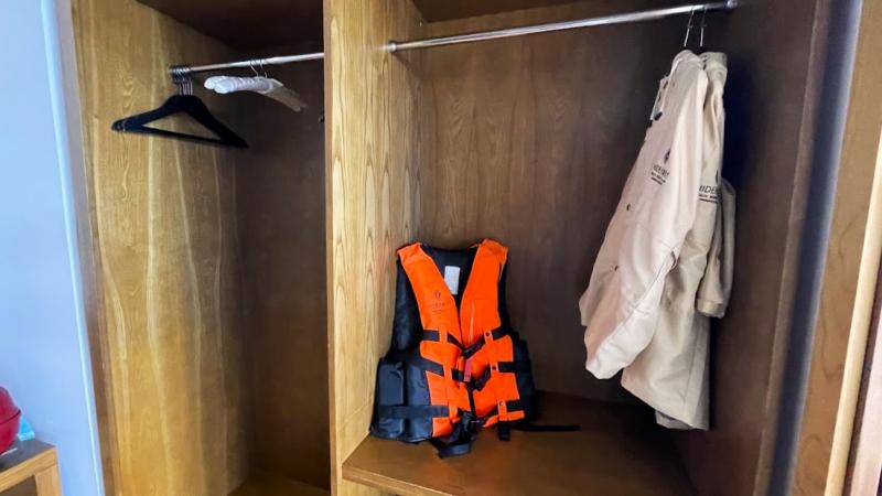 備え付けのライフジャケットなど