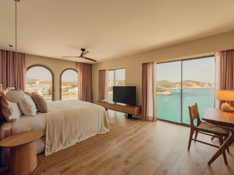 ジュニアスイート