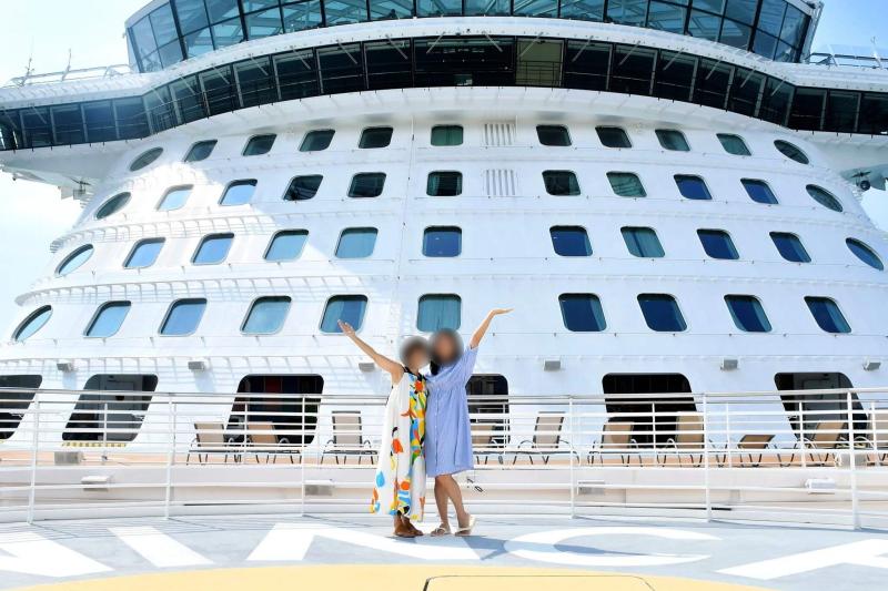 ロイヤル・カリビアンのオベーション・オブ・ザシーズで行くクルーズ（写真のパッケージを買って、撮ってもらった写真）