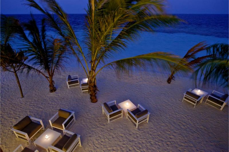オリーブからのビュー。日が落ちるとガラッと雰囲気変わります（Photo by：Kandolhu Maldives）