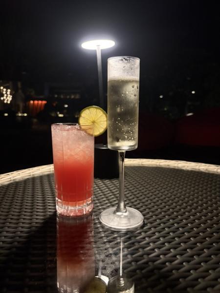 サンセット バーにて