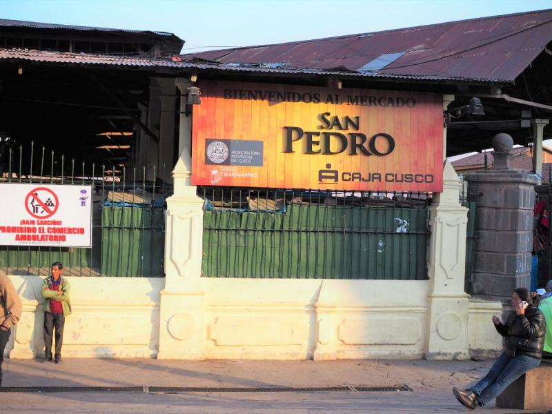 クスコの街ではひときわ大きいサン・ペドロ市場