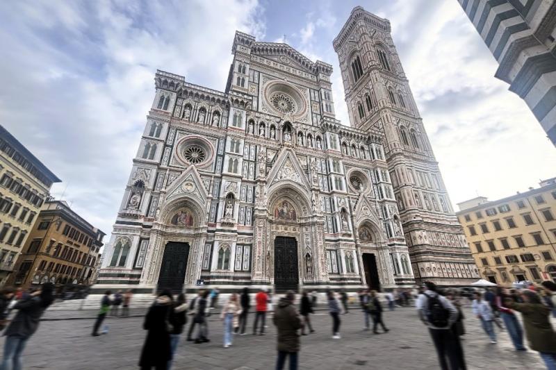 サンタ マリア デル フィオーレ大聖堂、中に入れなくて残念でした…
