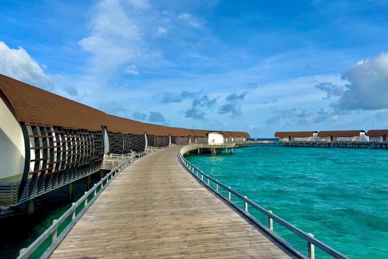  水上ヴィラが建ち並ぶ