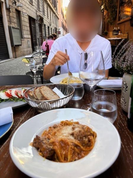 イギリス人夫婦とサッカーの話で盛り上がりました！ カルボナーラがおいしかった！