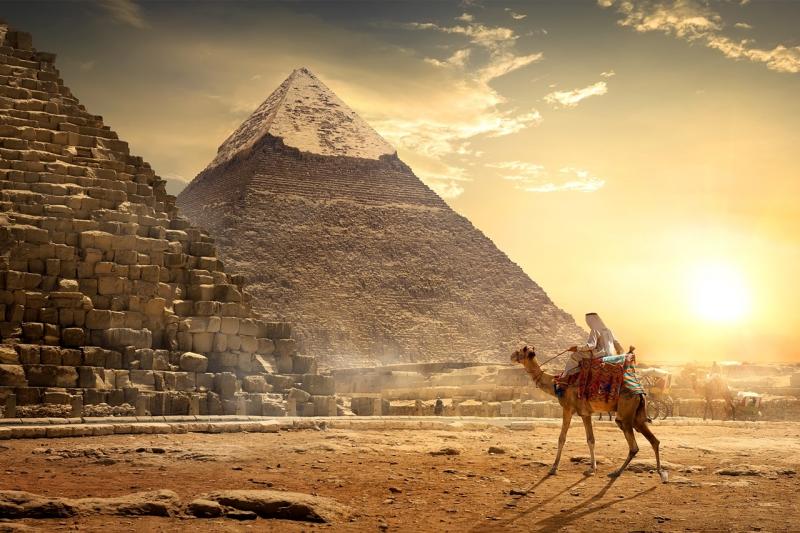 エジプトおすすめ観光地：ギザのピラミッド、スフィンクス、カルナック神殿アブシンベル、ルクソール、アスワン、エジプト考古学博物館