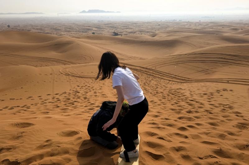 ドバイの砂漠でのアクティビティ
