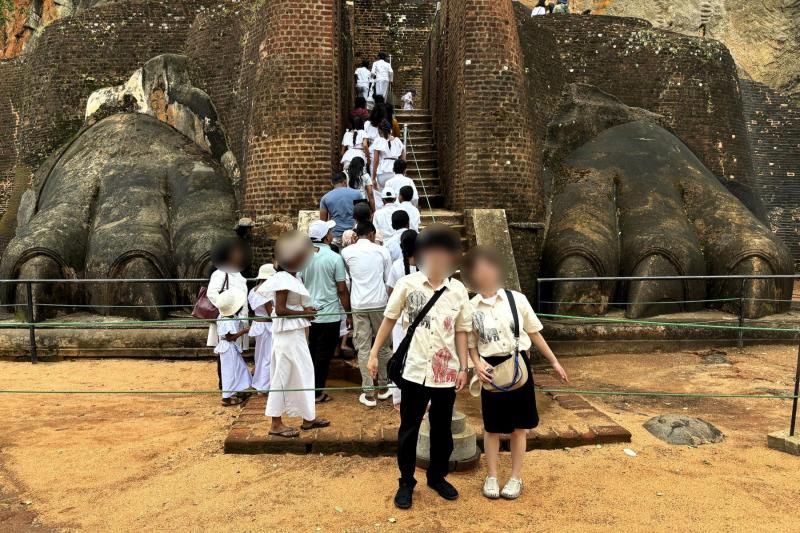 スリランカも観光！ 世界遺産シギリヤロックにて