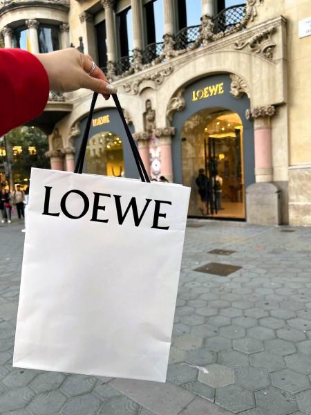 ロエベ本店でお財布購入