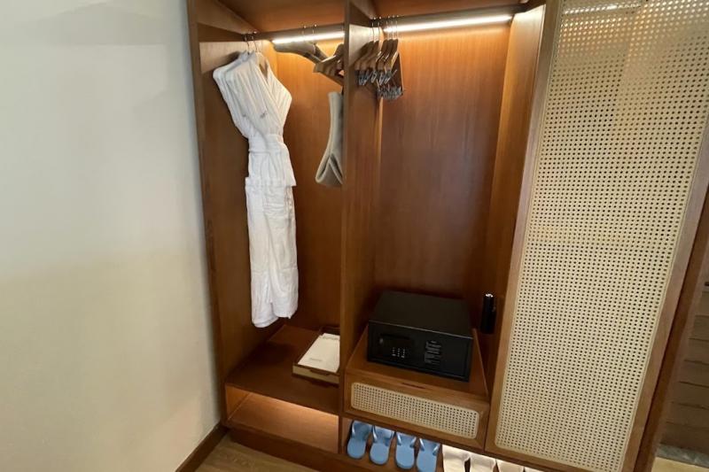 クローゼットにはビーチサンダルも用意されています