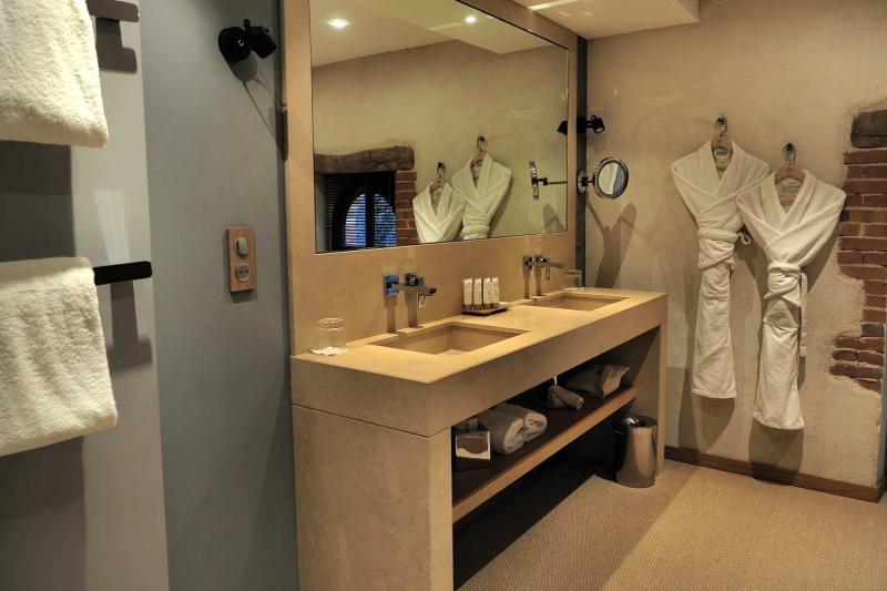 バスルームの洗面スペース