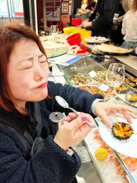 1店目で追加購入でフランス産のウニを食べる！ 最高！