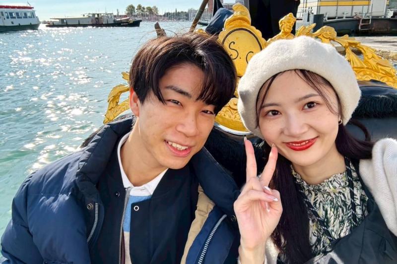 ベネチアのゴンドラにて。貸切で運河を巡ることができました！