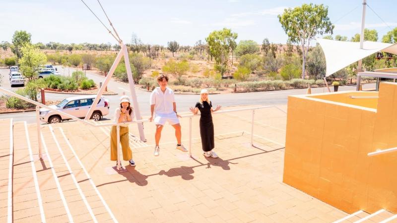 エアーズロックリゾートにて家族ショット