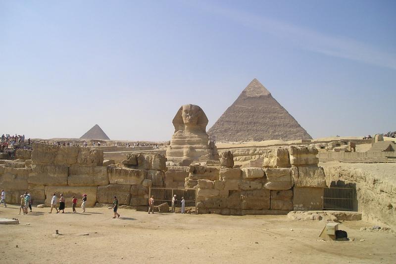 エジプトではギザのピラミッド＆スフィンクスへご案内
