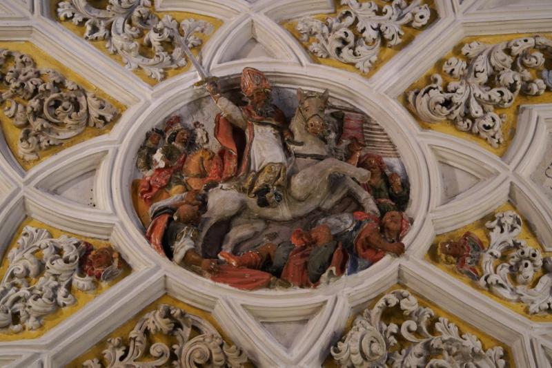 3. 天井装飾レリーフ