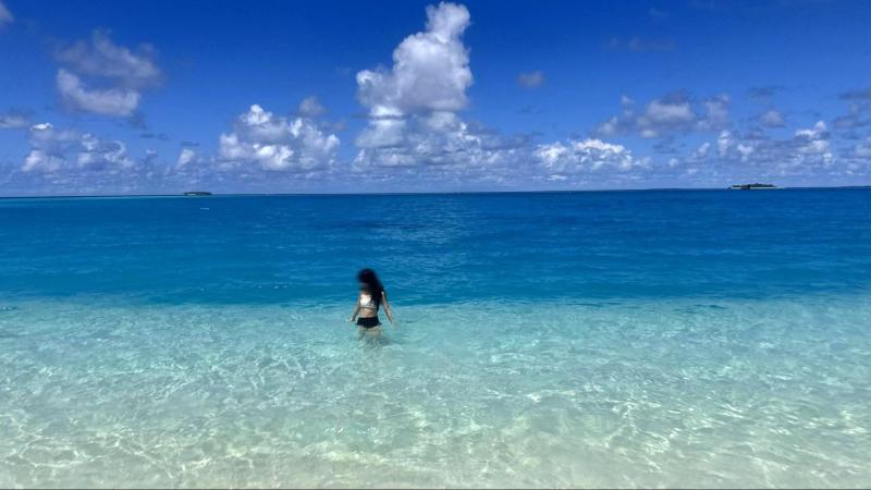 海をバックに！