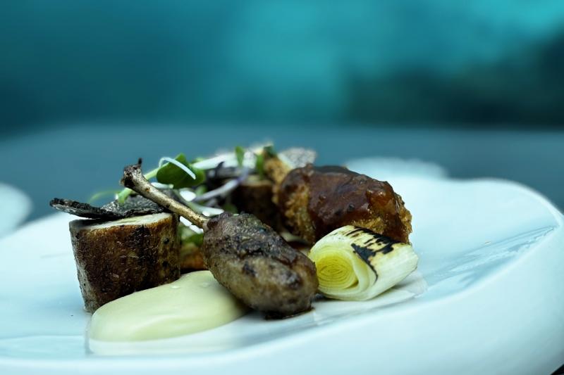 水中レストランでのお料理