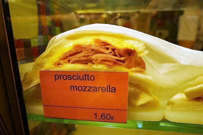 モッツアレラとハムのサンドイッチも美味しかったです！イタリアのチーズとハムの組み合わせは本当に最高！！