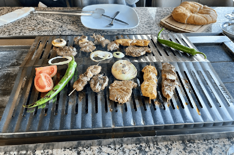 Aydede Restaurantでの食事