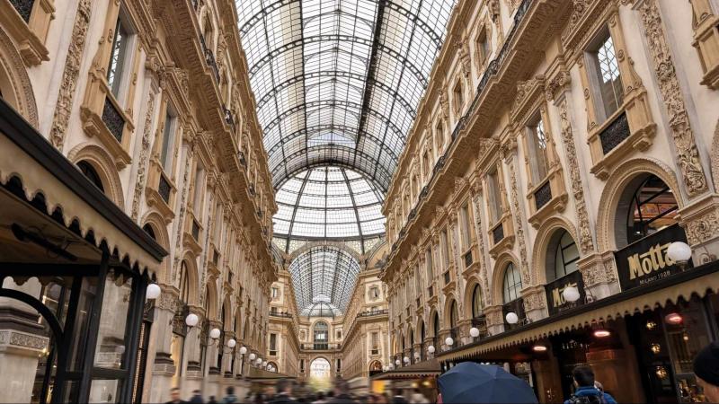 ブランドが集まるガレリア