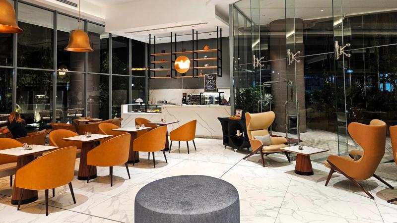 カフェラウンジ