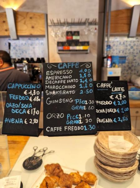 コーヒーメニューは1～2ユーロくらいです