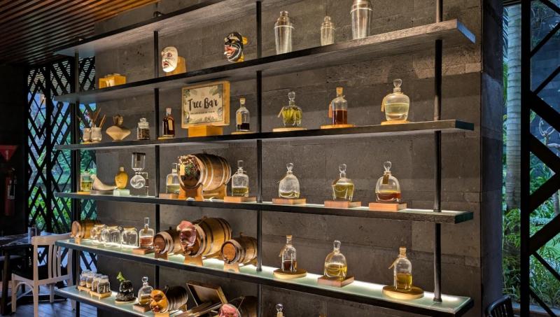 ハーブ系リキュールが豊富にそろえられてました