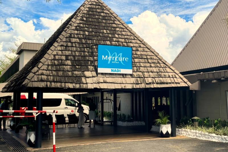 ホテルの入口です。全85室です