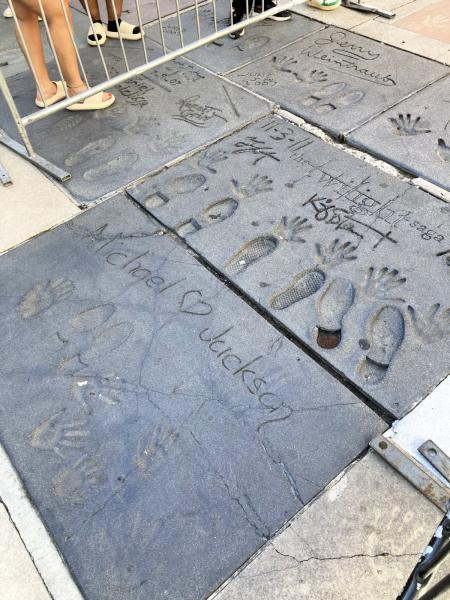 チャイニーズシアター前の手形 マイケルジャクソン（ロサンゼルス）