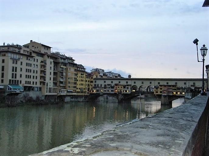 フィレンツェ最古のポンテ・ヴェッキオ橋