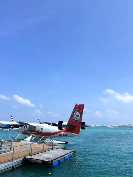 モルディブに到着後、リゾートまでは水上飛行機を利用。こちらはマーレの水上飛行機ターミナルです