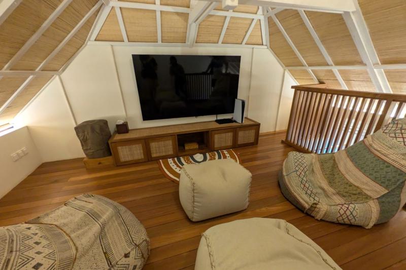 2階は隠れ家のよう。PS5もありました