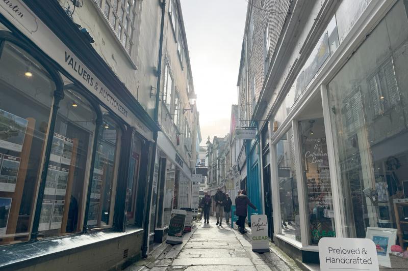 オシャレなインテリアやお洋服のお店がたくさん♪