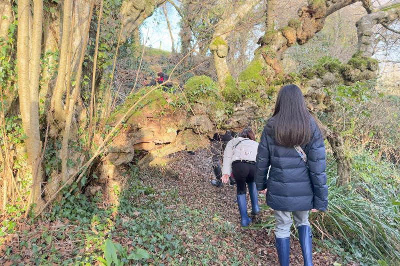 長靴をお借りし、いざ茶畑へ！