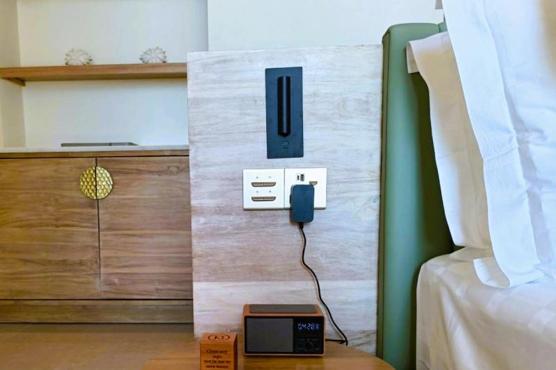 ベットの両脇には充電スペースがあり、Type-C、USB、どちらも充電可能